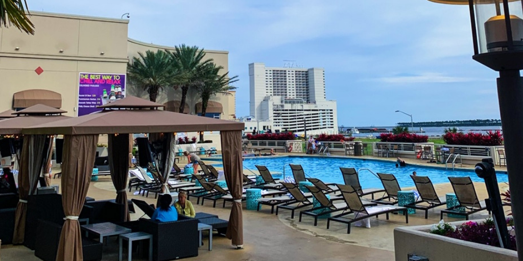 Where to Stay in Mississippi (Biloxi) Harrah's Gulf Coast Hotel & Casino Kiwi The Beauty