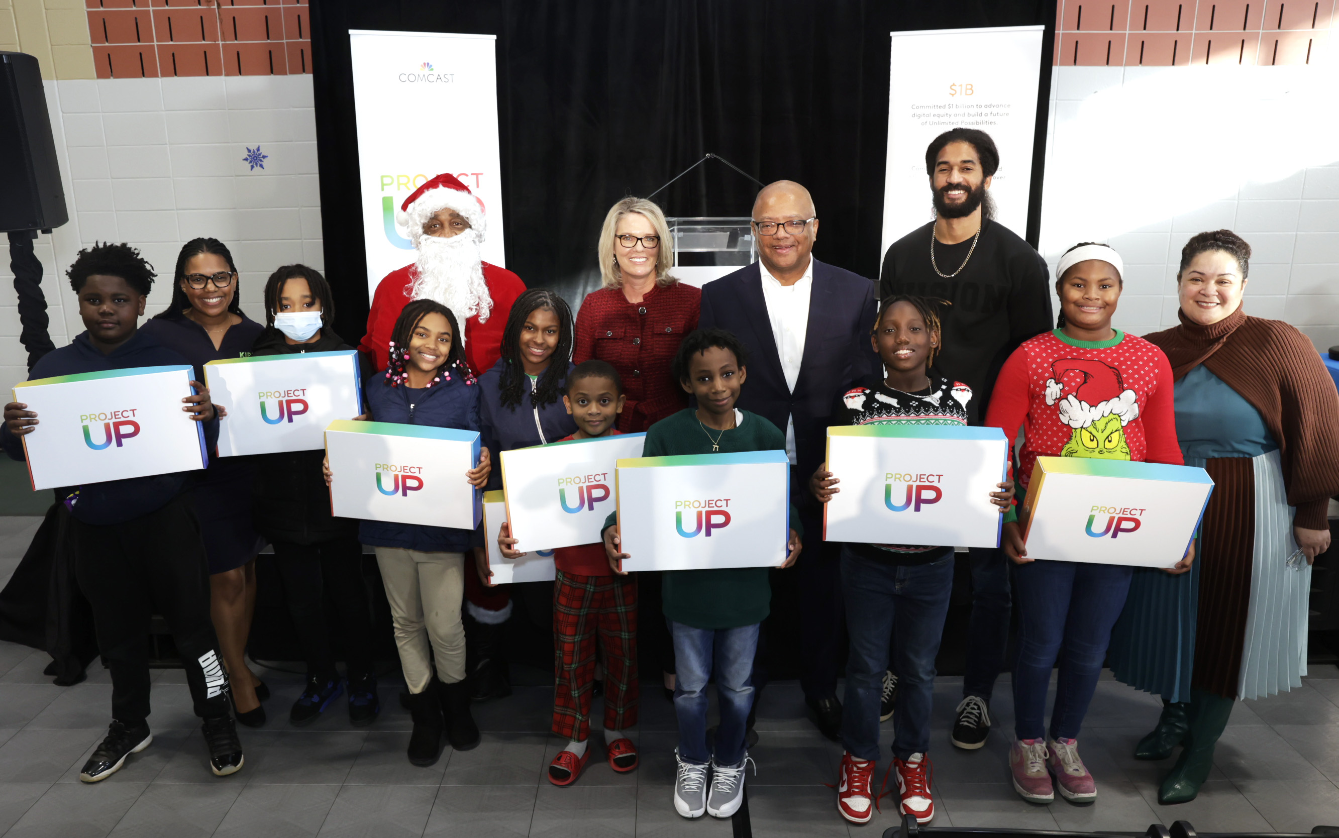 Comcast Spreads Holiday Cheer with 500 Laptop Donation to KIPP Vision Academy in Atlanta